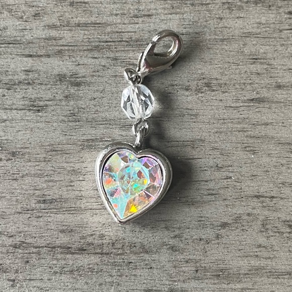 Sabika Heart Pendant - Picture 1 of 3